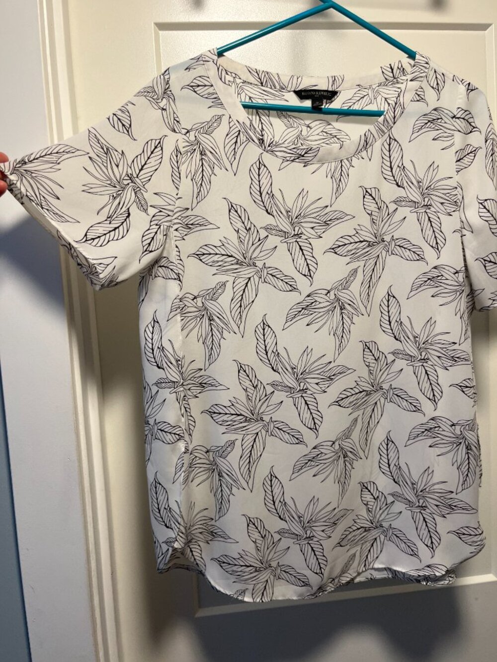 Banana Republic cute overshirt / coverup - Picture 2 of 4